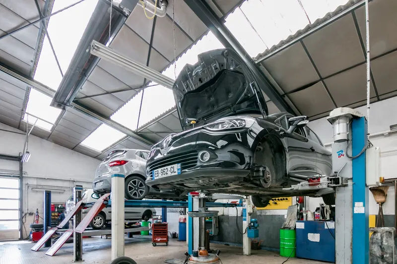 Pluchon Automobiles, photo 2 sur 3