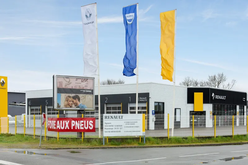 Renault Rent Garage Bouyer Agent, photo 1 sur 3