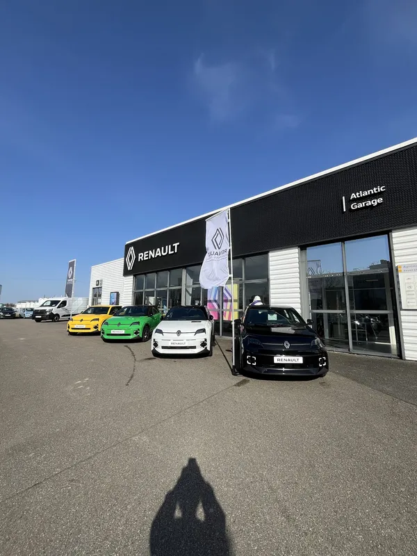 Renault Rent Garage Bouyer Agent, photo 2 sur 3