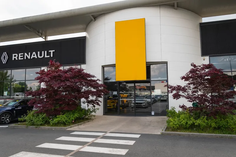 Renault Rent Renault Nantes Franch. indép., photo 3 sur 3