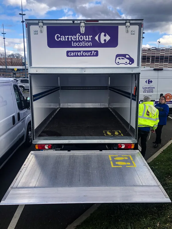 Carrefour Location, photo 2 sur 3