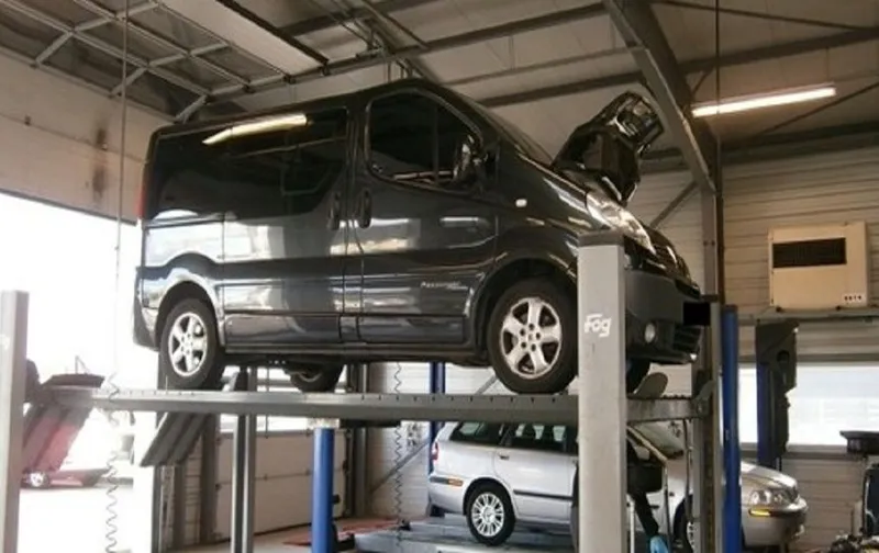Central Garage, photo 2 sur 3